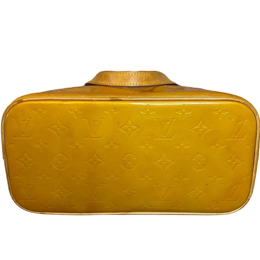 Louis Vuitton Beige Monogram Vernis Leather Houston Bag - Picture 7 of 12